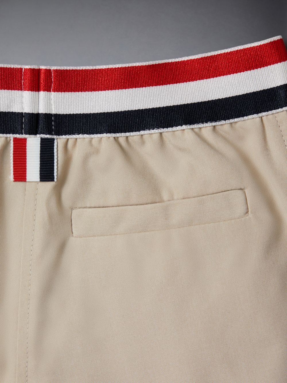 Calção Thom Browne Typewriter Rugby Menino Marrom | GCF81J56395