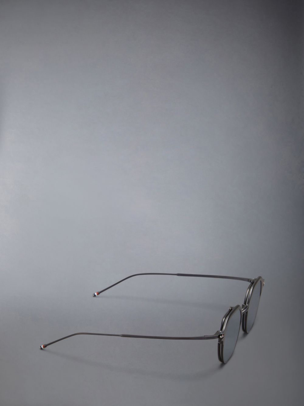 Óculos de Sol Thom Browne Titanium Round Clip On Feminino Pretas | DSD08I75794