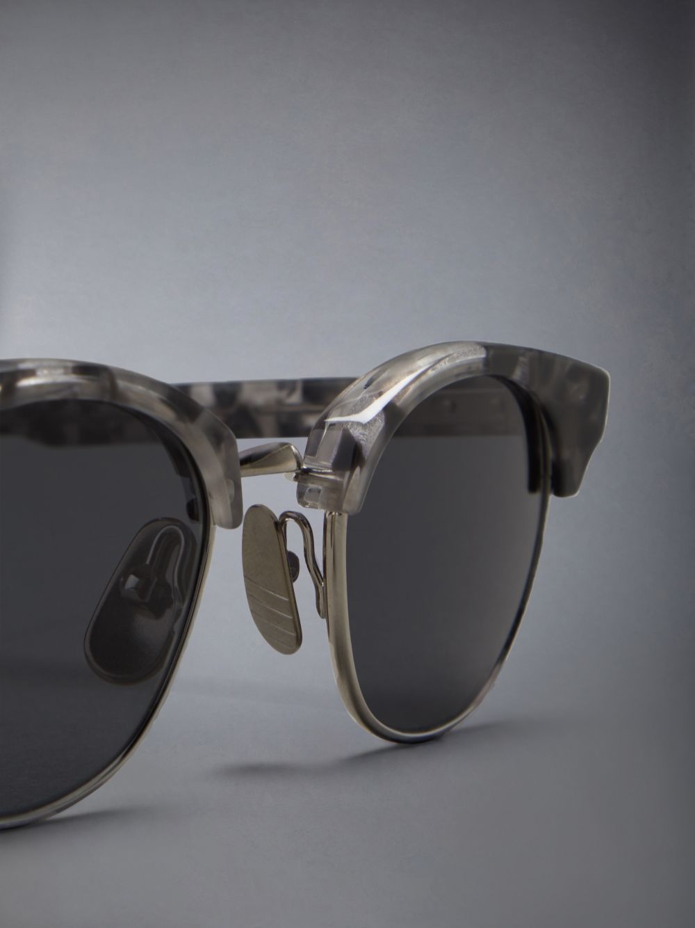 Óculos de Sol Thom Browne Tortoise Acetate And Titanium Oval Feminino Verdes | LEA21J90715
